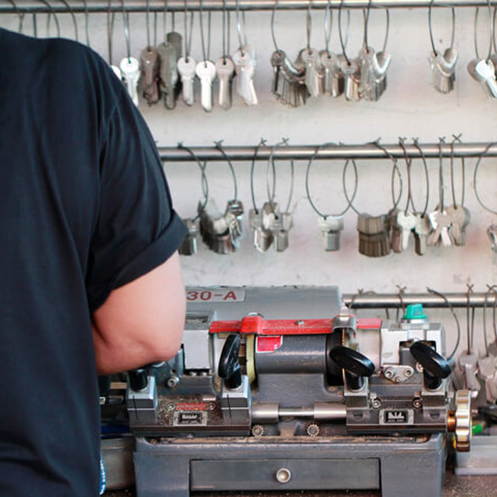 ARNAVUTKÖYda Çilingir